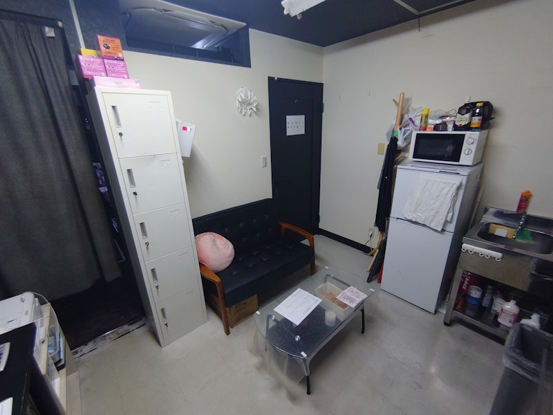 東京_高田馬場・大久保_Bar Enchante(アンシャンテ)_体入求人_バックルーム1