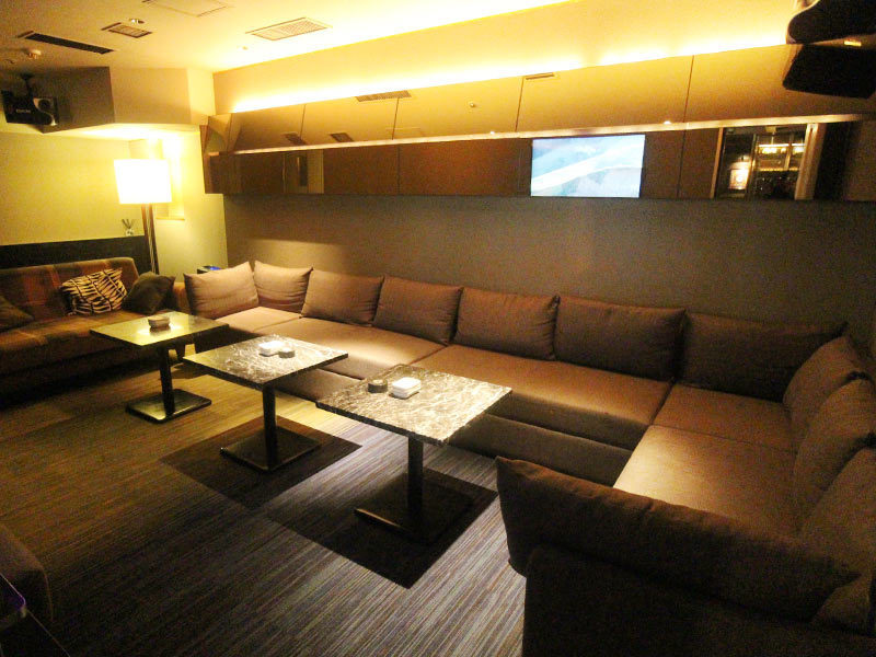 東京_六本木・西麻布_ 24 LOUNGE_黒服求人_店内1