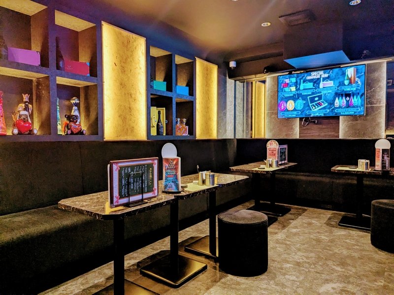 東京_新橋_新橋二次元カノジョ(シンバシニジゲンカノジョ)_黒服求人_店内2