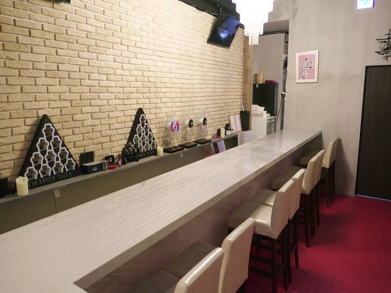 東京_五反田_Girls Bar PRISCILLA(ガールズバー プリシラ)_黒服求人_店内2