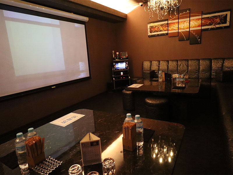 千葉_五井_CLUB LUXE(リュクス)_黒服求人_店内2