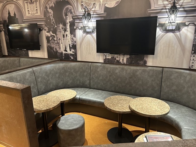 東京_明大前・烏山_CLUB ZEPHYR(ゼファー)_黒服求人_店内3