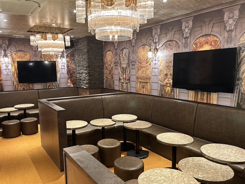 東京_明大前・烏山_CLUB ZEPHYR(ゼファー)_黒服求人_店内1