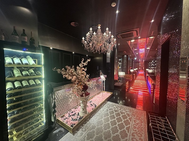 東京_上野_LUXURY CLUB MINT(ミント)_黒服求人_店内1