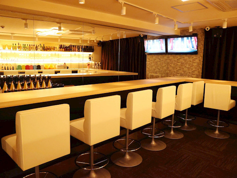 東京_蒲田_GIRL'S BAR コスプレアカデミー_黒服求人_店内1