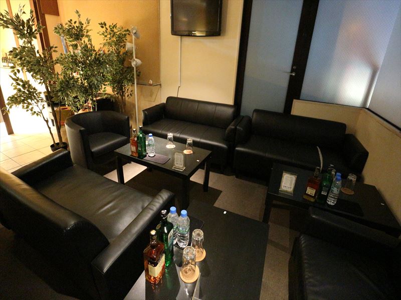 東京_秋葉原_M kaupili club(エム カウピリクラブ)_黒服求人_店内3