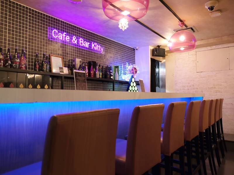 神奈川_新横浜_Girls Bar Kitty(キティ)_黒服求人_店内1