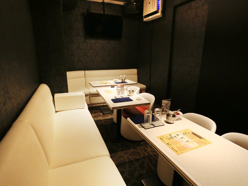 東京_歌舞伎町_【朝・昼キャバ】令(レイ)_黒服求人_店内2