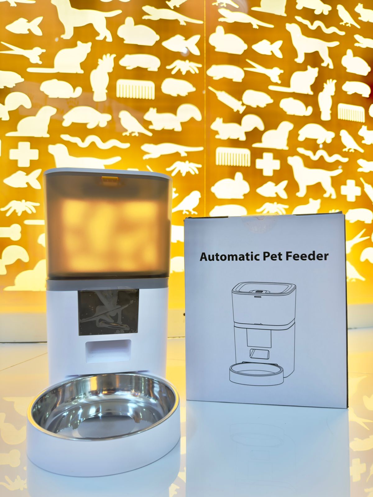 White - Smart Automatic Pet Feeder (6L) – Dual Power, App-Controlled