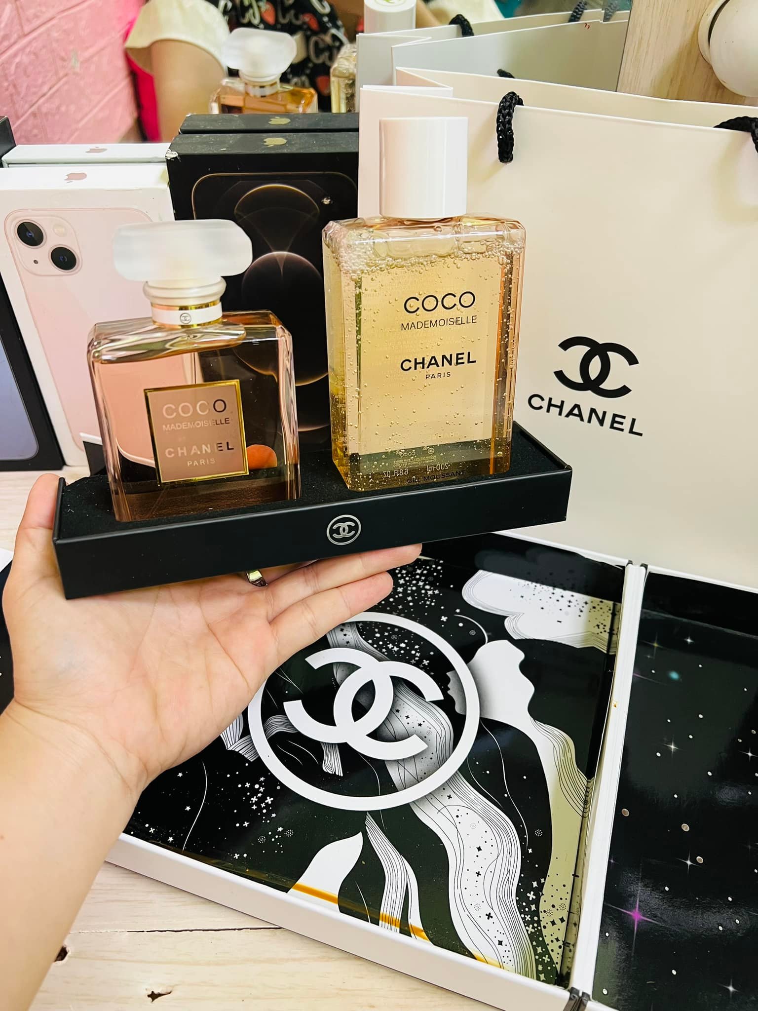 Chanel Coco Mademoiselle 2in Gift Set (Shower Gel + Perfume