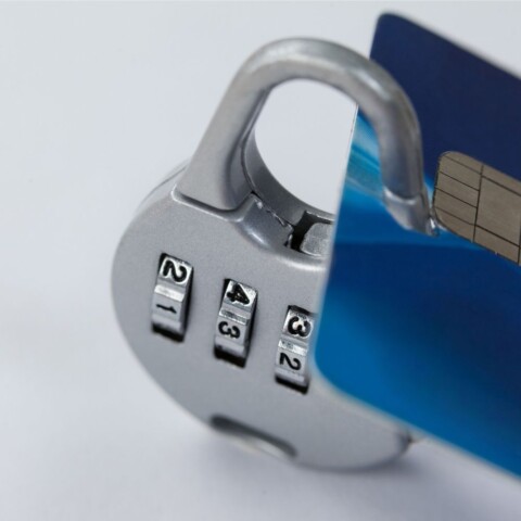 Kako promijeniti identifikacijski PIN e-Osobne iskaznice E-Osobna iskaznica zaključana brojčanim lokotom