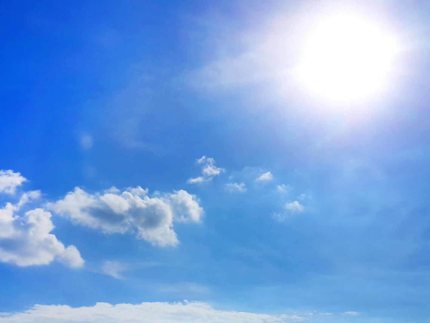 Jako sunce Jako, žarko sunce tijekom ljeta