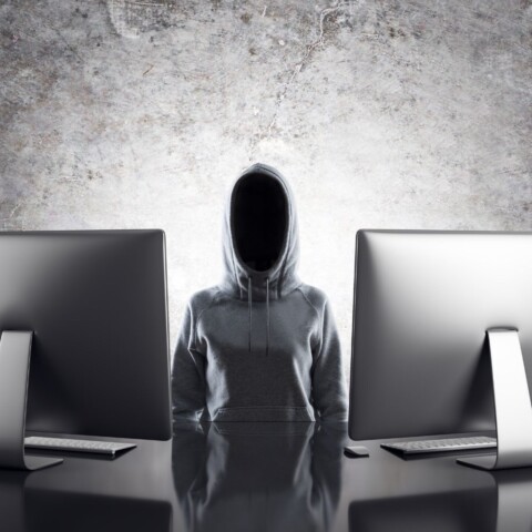 Kako anonimno surfati putem Google Chroma Čovjek u mraku anonimno surfa interentom