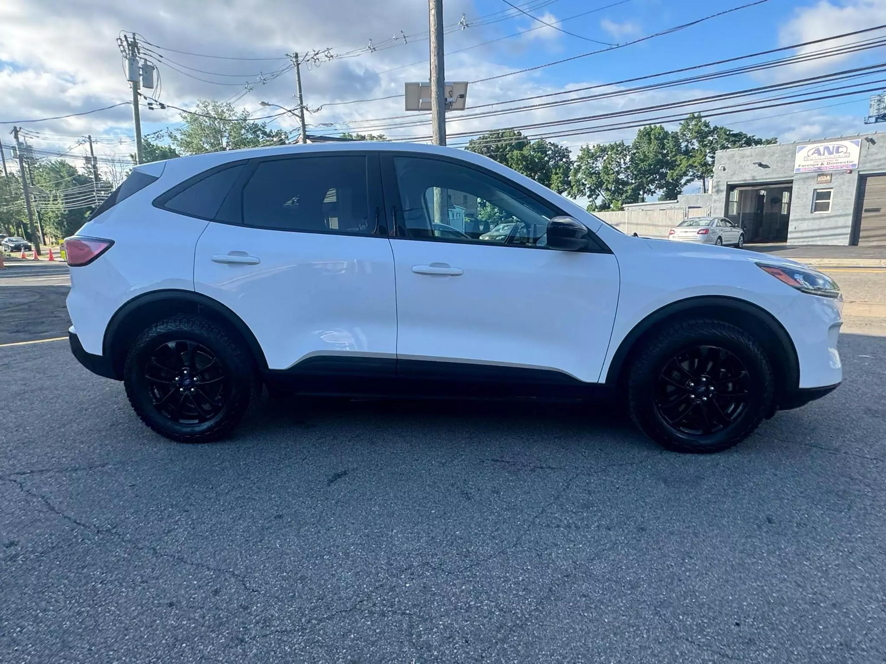 Used 2020 Ford Escape SE with VIN 1FMCU9BZ2LUB10056 for sale in Garfield, NJ