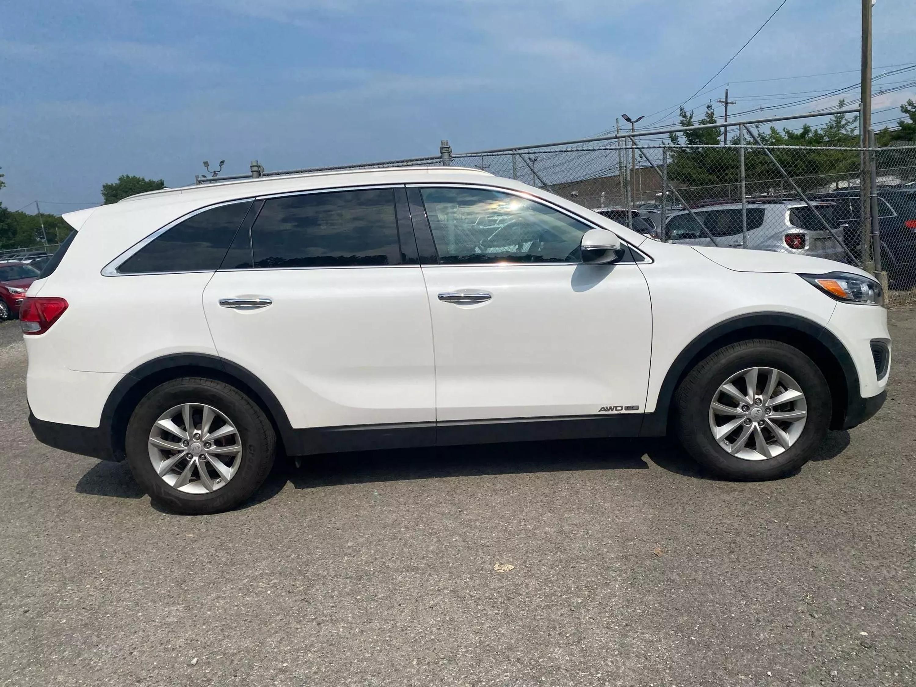 Used 2016 Kia Sorento LX with VIN 5XYPGDA5XGG002192 for sale in Garfield, NJ