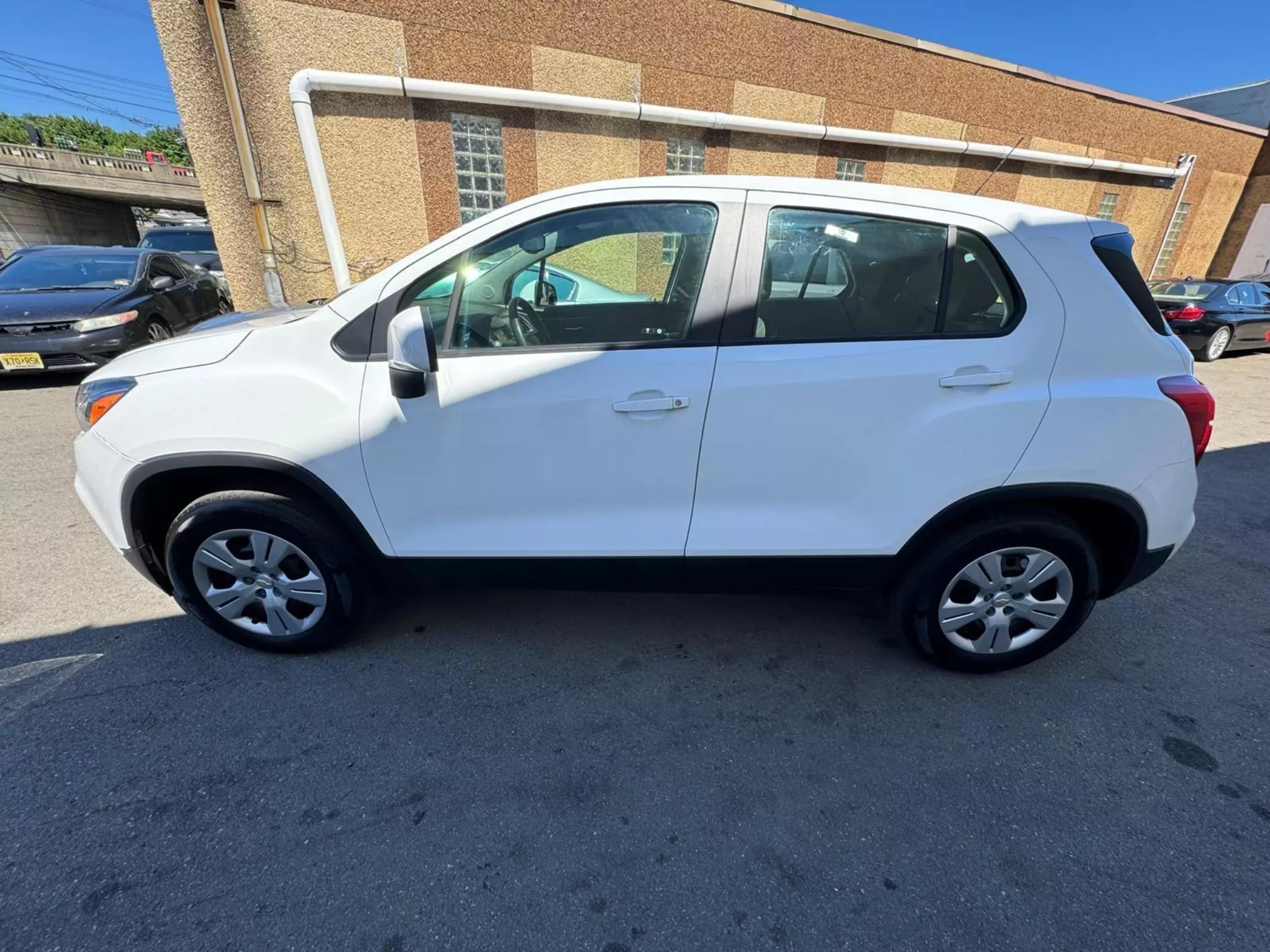 Used 2018 Chevrolet Trax LS with VIN KL7CJKSB1JB723539 for sale in Garfield, NJ