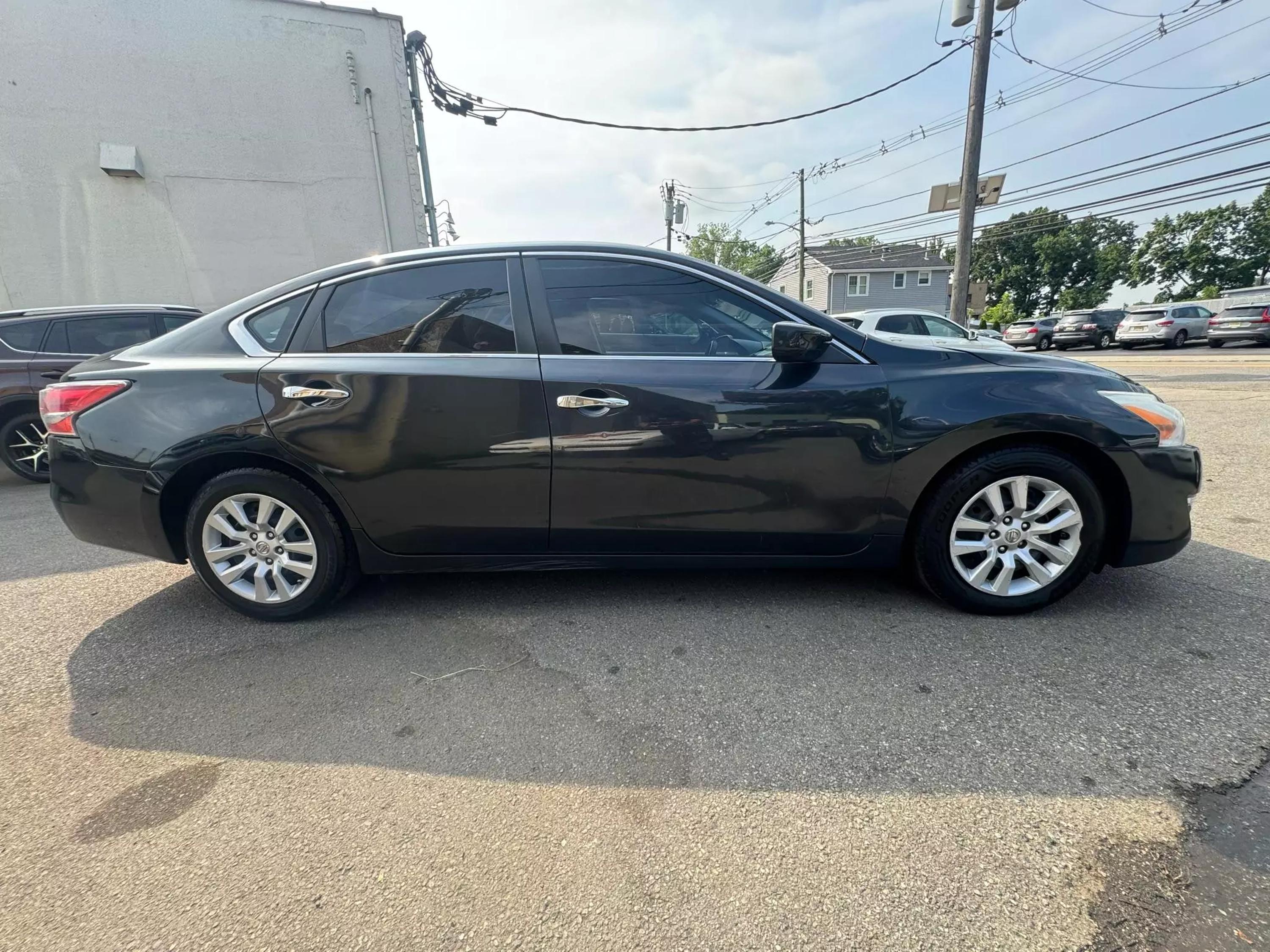 Used 2014 Nissan Altima S with VIN 1N4AL3APXEC127889 for sale in Garfield, NJ