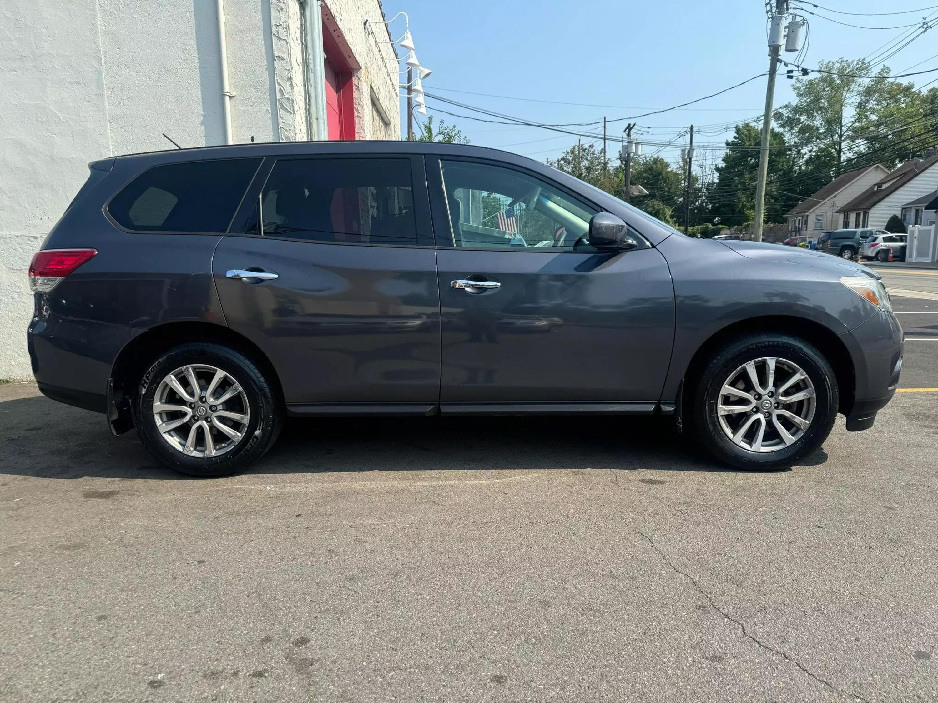 Used 2014 Nissan Pathfinder S with VIN 5N1AR2MM0EC720418 for sale in Garfield, NJ