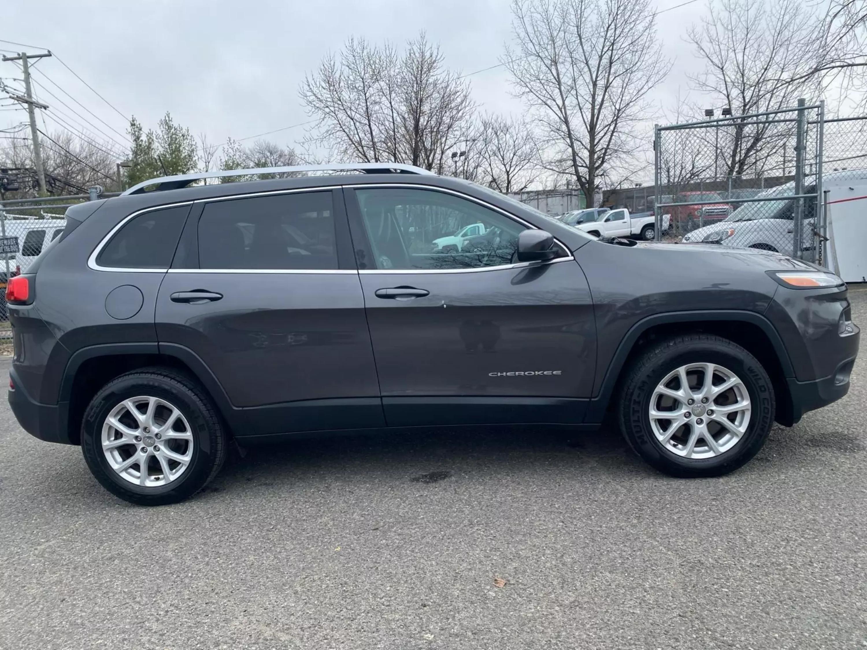 Used 2017 Jeep Cherokee Latitude with VIN 1C4PJMCB6HW632347 for sale in Garfield, NJ