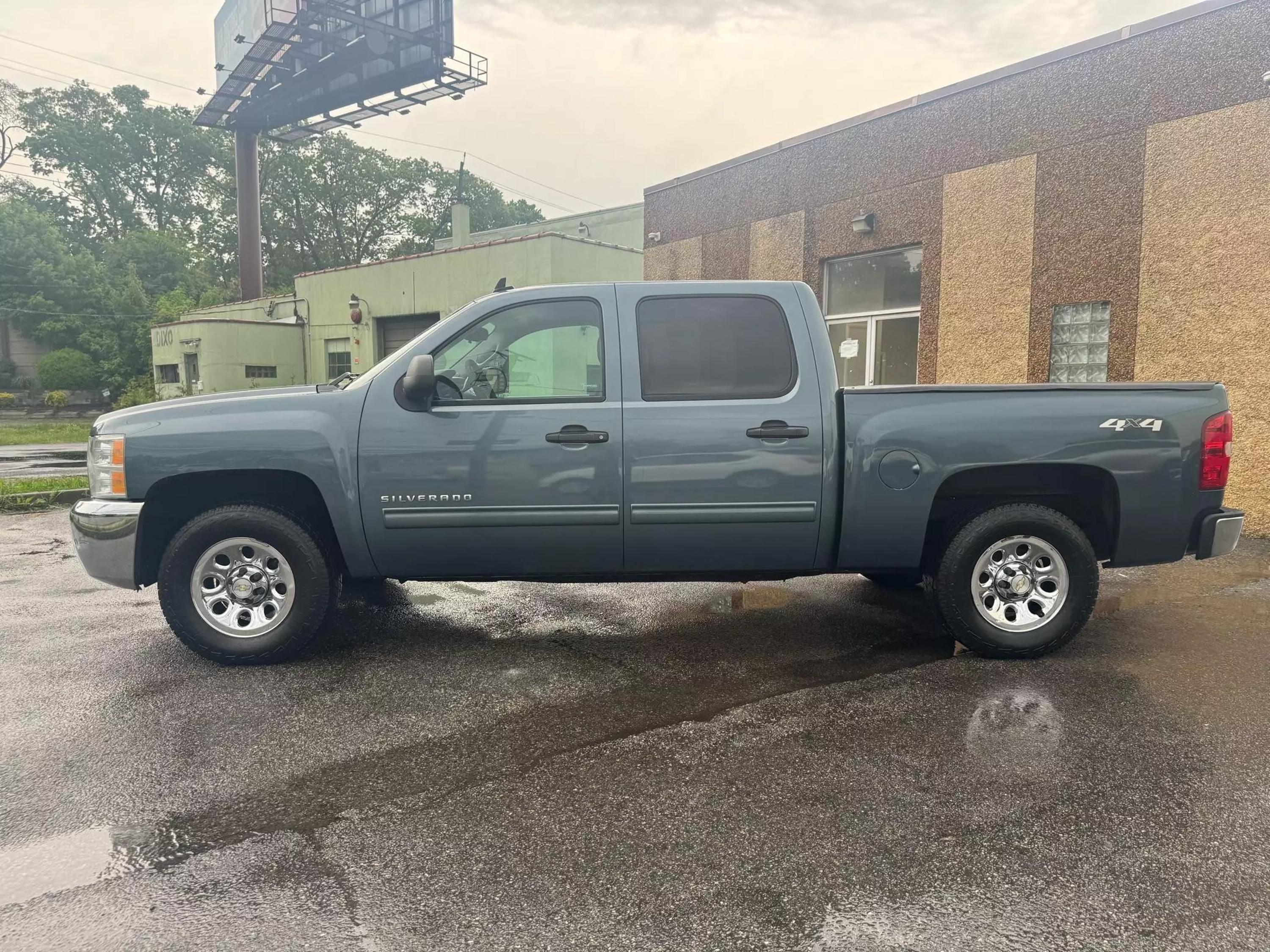 Used 2013 Chevrolet Silverado 1500 LT with VIN 3GCPKSE71DG110342 for sale in Garfield, NJ