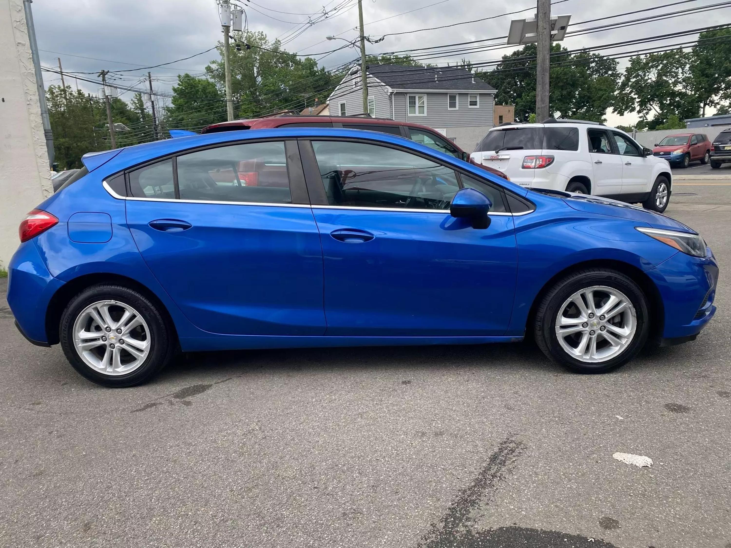 Used 2017 Chevrolet Cruze LT with VIN 3G1BE6SM2HS530383 for sale in Garfield, NJ