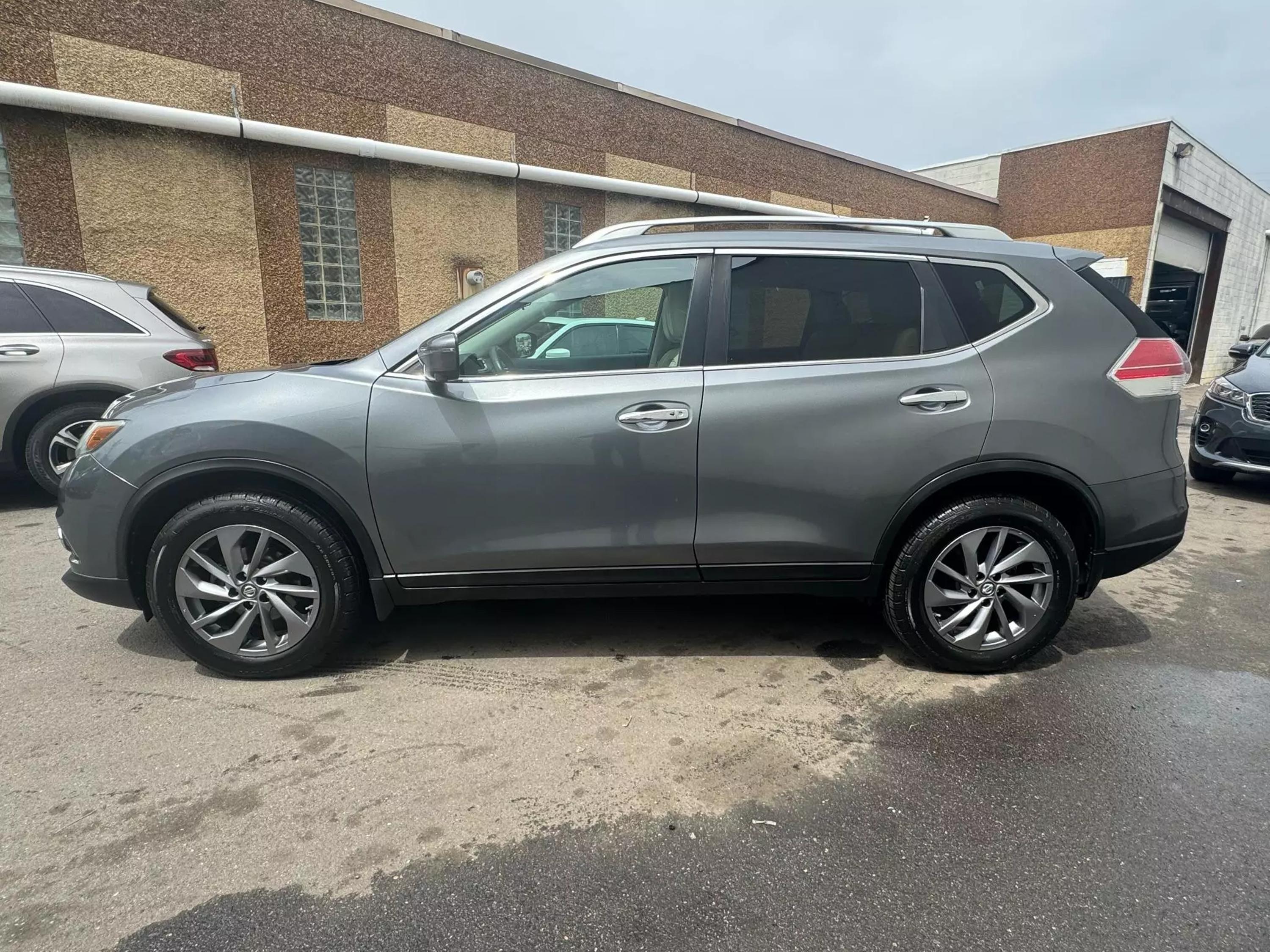 Used 2016 Nissan Rogue SL with VIN 5N1AT2MV4GC754424 for sale in Garfield, NJ