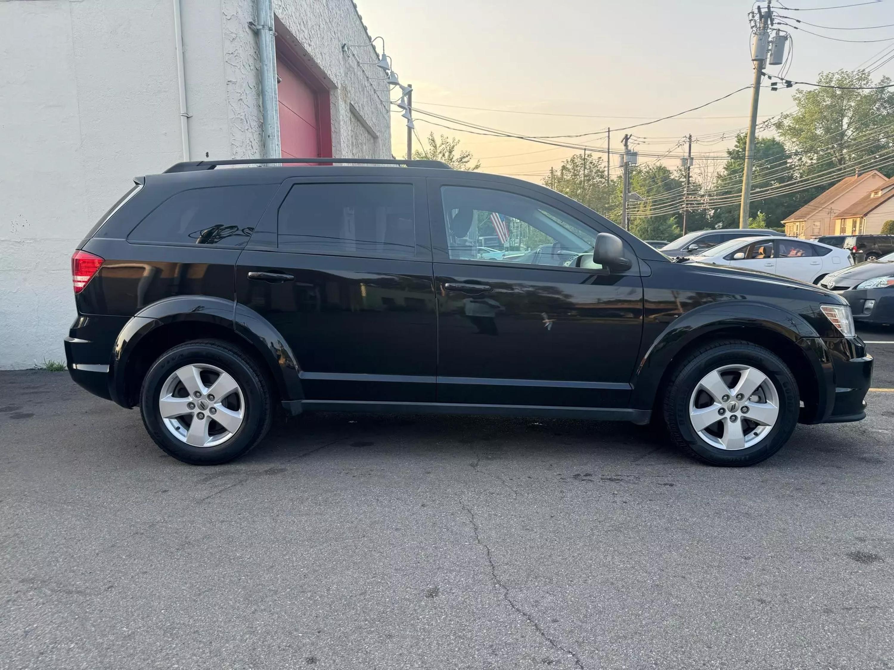 Used 2018 Dodge Journey SE with VIN 3C4PDCAB9JT310818 for sale in Garfield, NJ