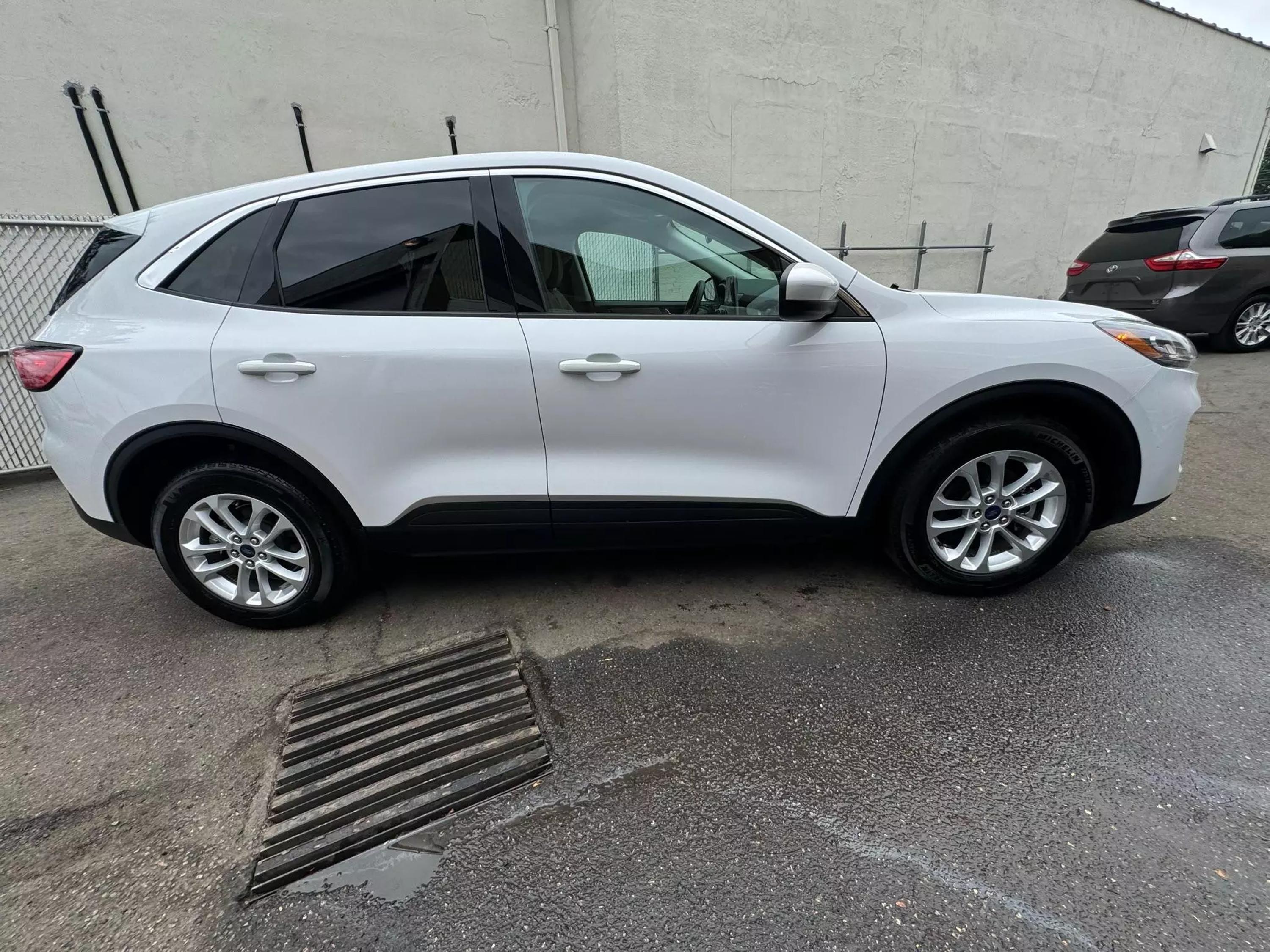 Used 2021 Ford Escape SE with VIN 1FMCU0BZ2MUA58814 for sale in Garfield, NJ