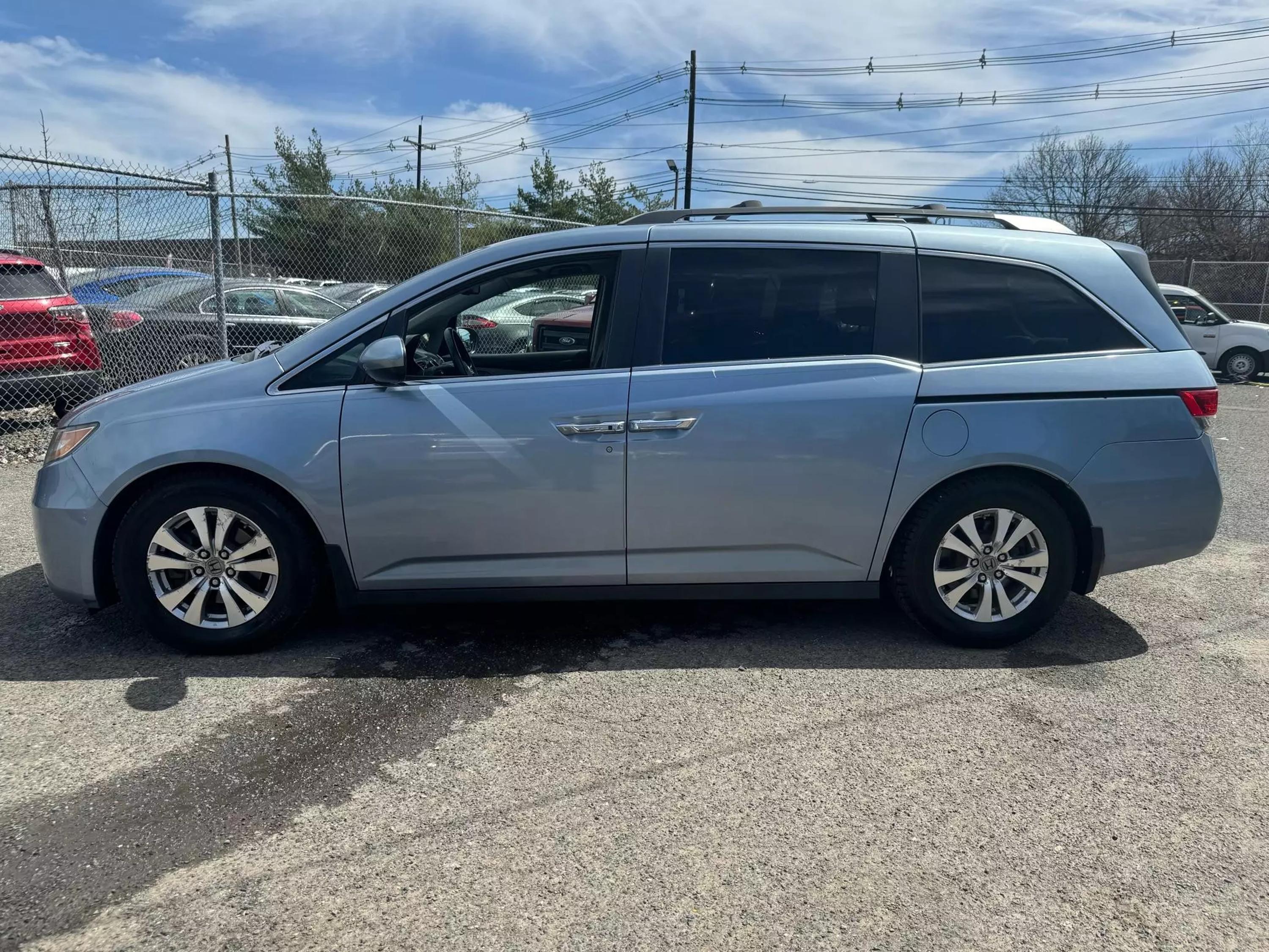 Used 2014 Honda Odyssey EX-L with VIN 5FNRL5H67EB042601 for sale in Garfield, NJ