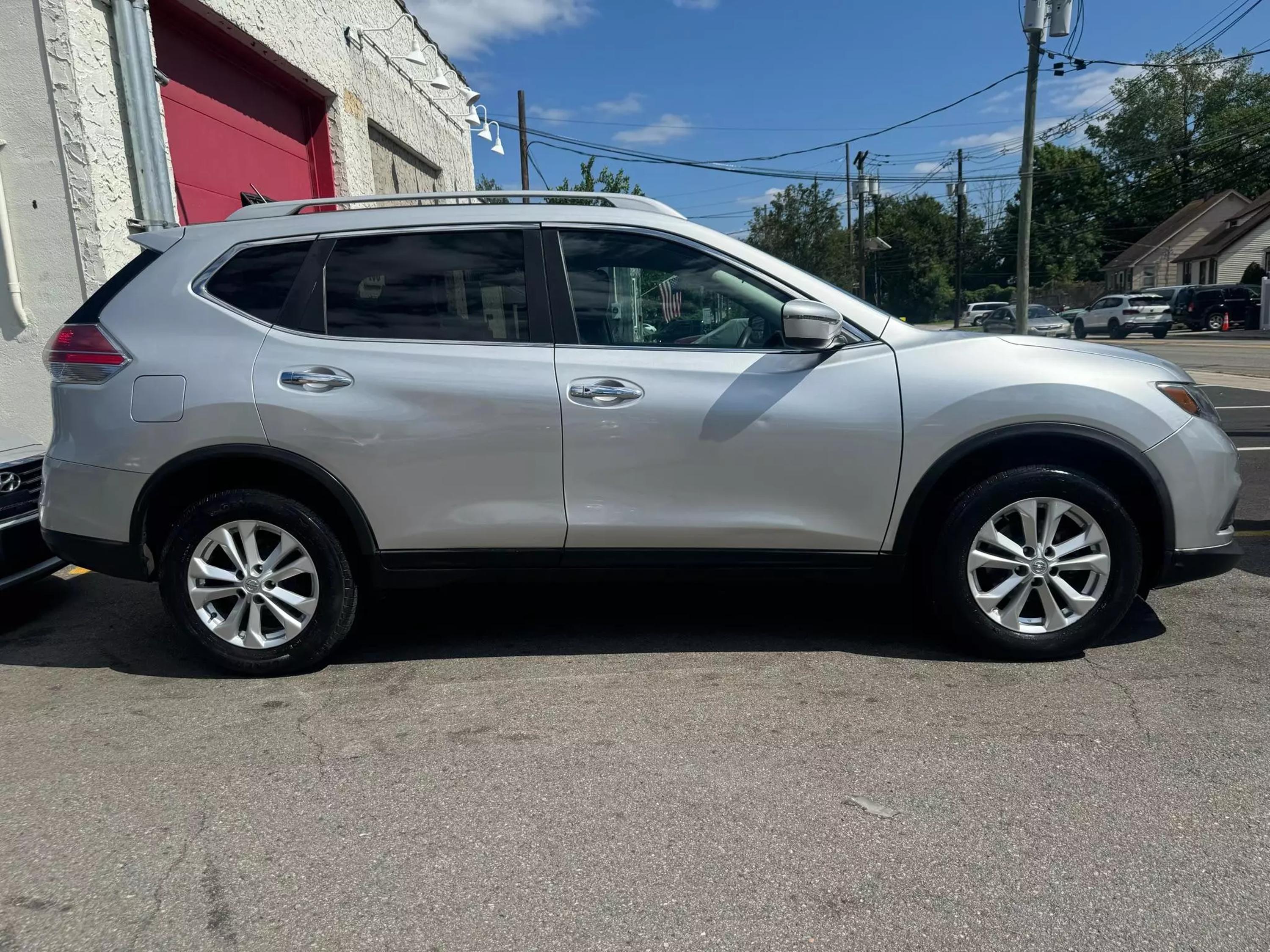 Used 2016 Nissan Rogue SV with VIN 5N1AT2MV1GC893846 for sale in Garfield, NJ