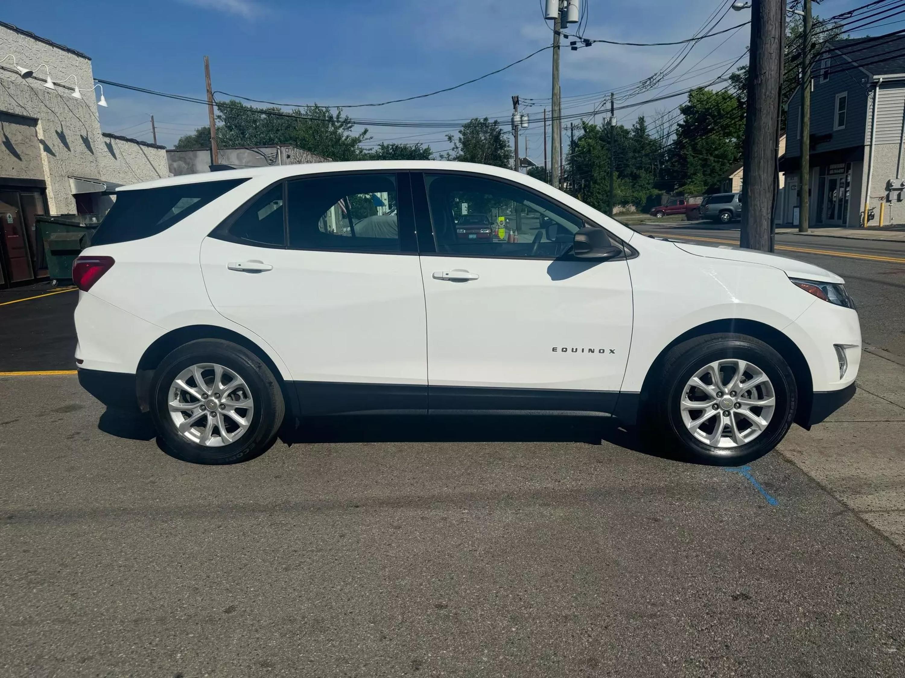 Used 2018 Chevrolet Equinox LS with VIN 2GNAXREV8J6289315 for sale in Garfield, NJ