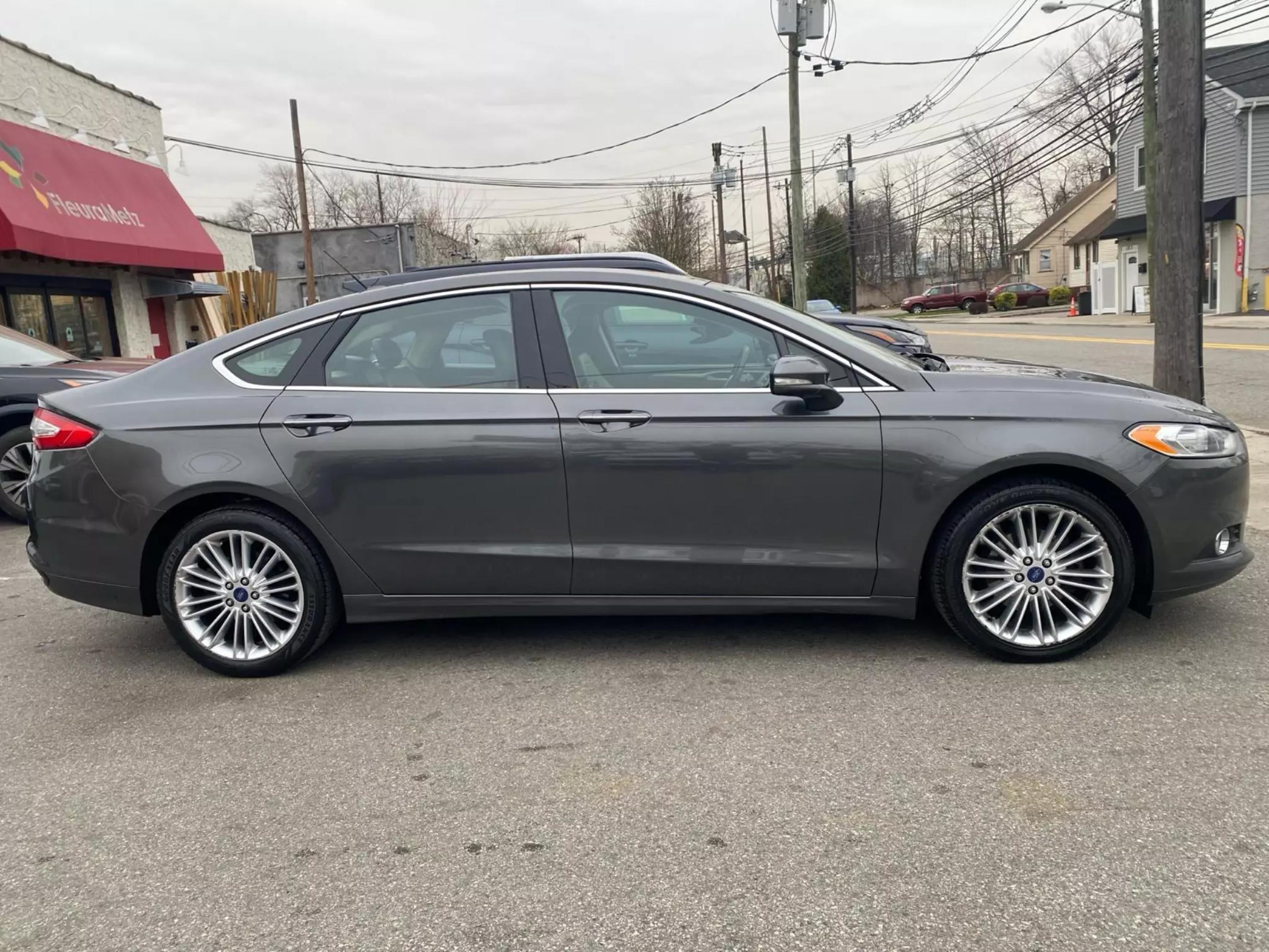 Used 2016 Ford Fusion SE with VIN 3FA6P0T93GR271621 for sale in Garfield, NJ