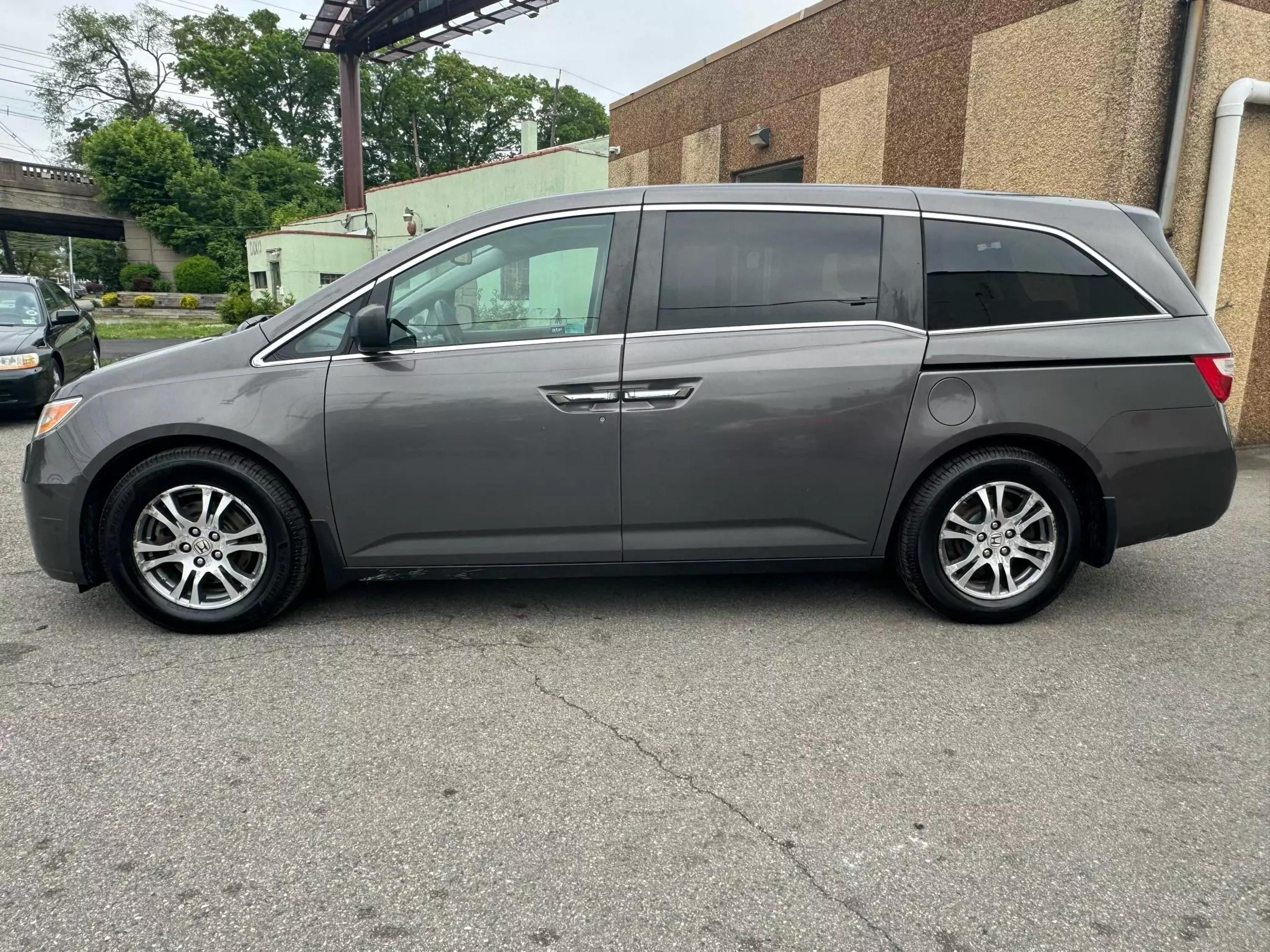 Used 2013 Honda Odyssey EX-L with VIN 5FNRL5H62DB018141 for sale in Garfield, NJ