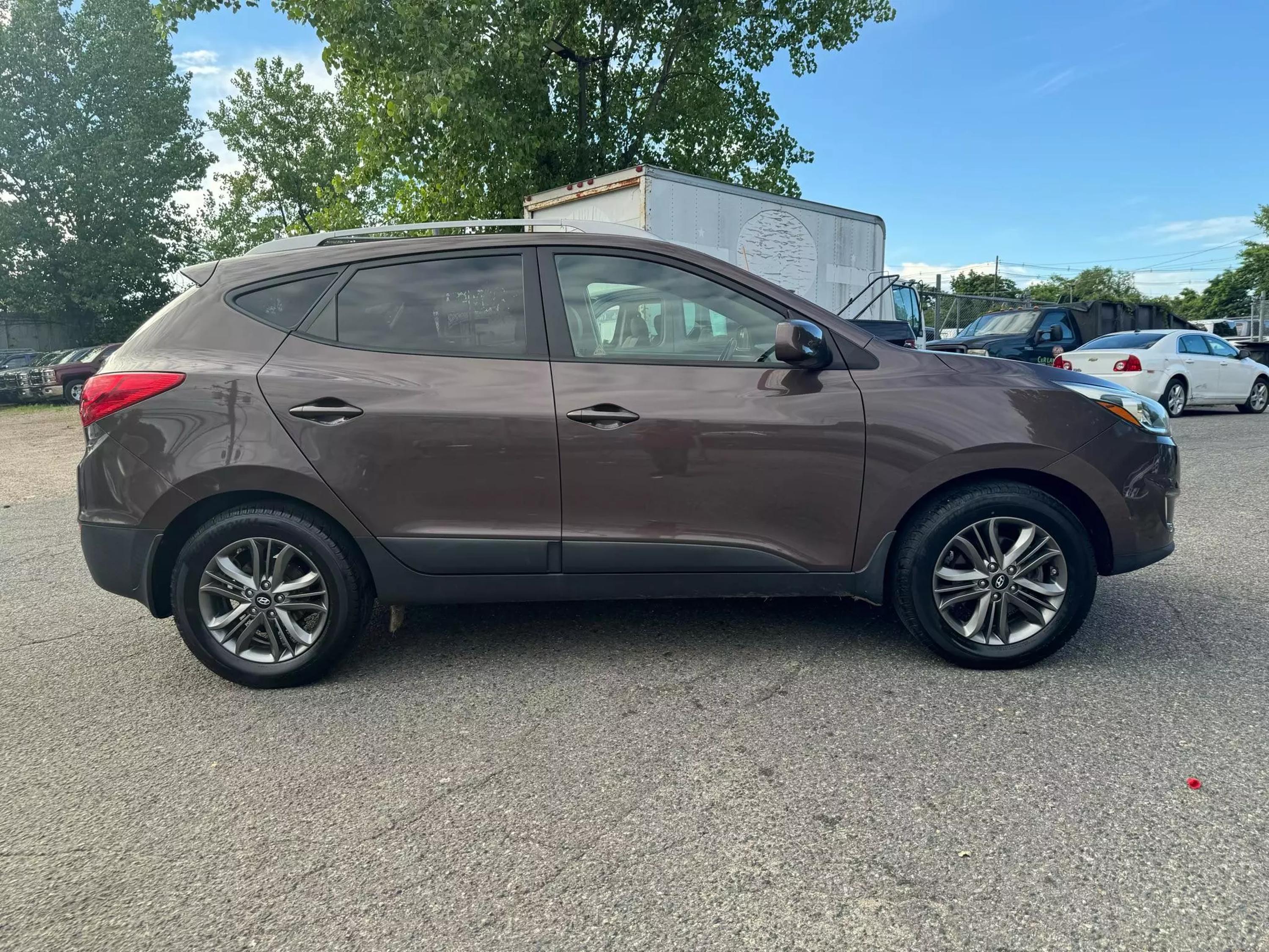 Used 2015 Hyundai Tucson SE with VIN KM8JU3AG0FU000678 for sale in Garfield, NJ