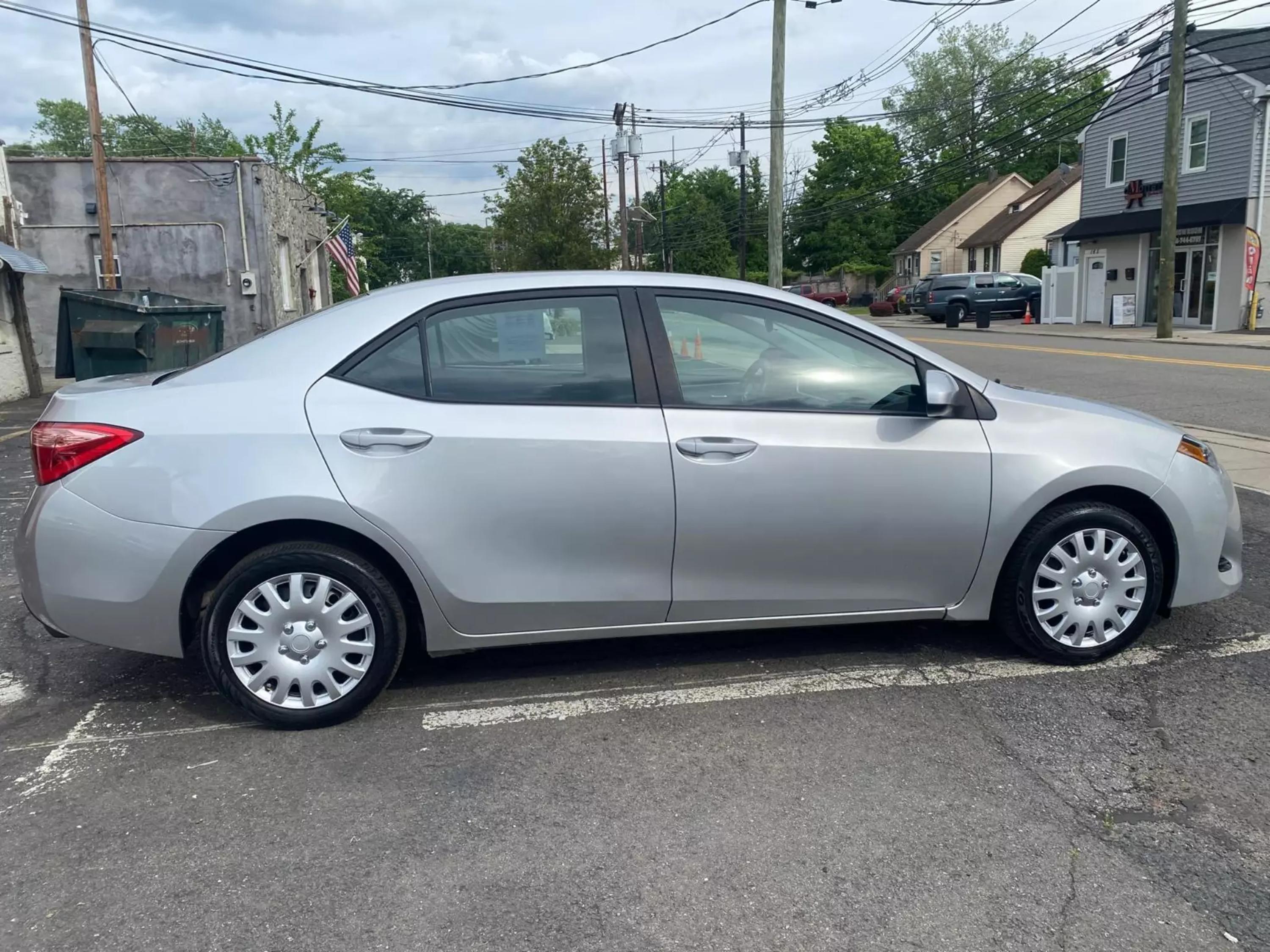 Used 2018 Toyota Corolla LE with VIN 5YFBURHE0JP854253 for sale in Garfield, NJ