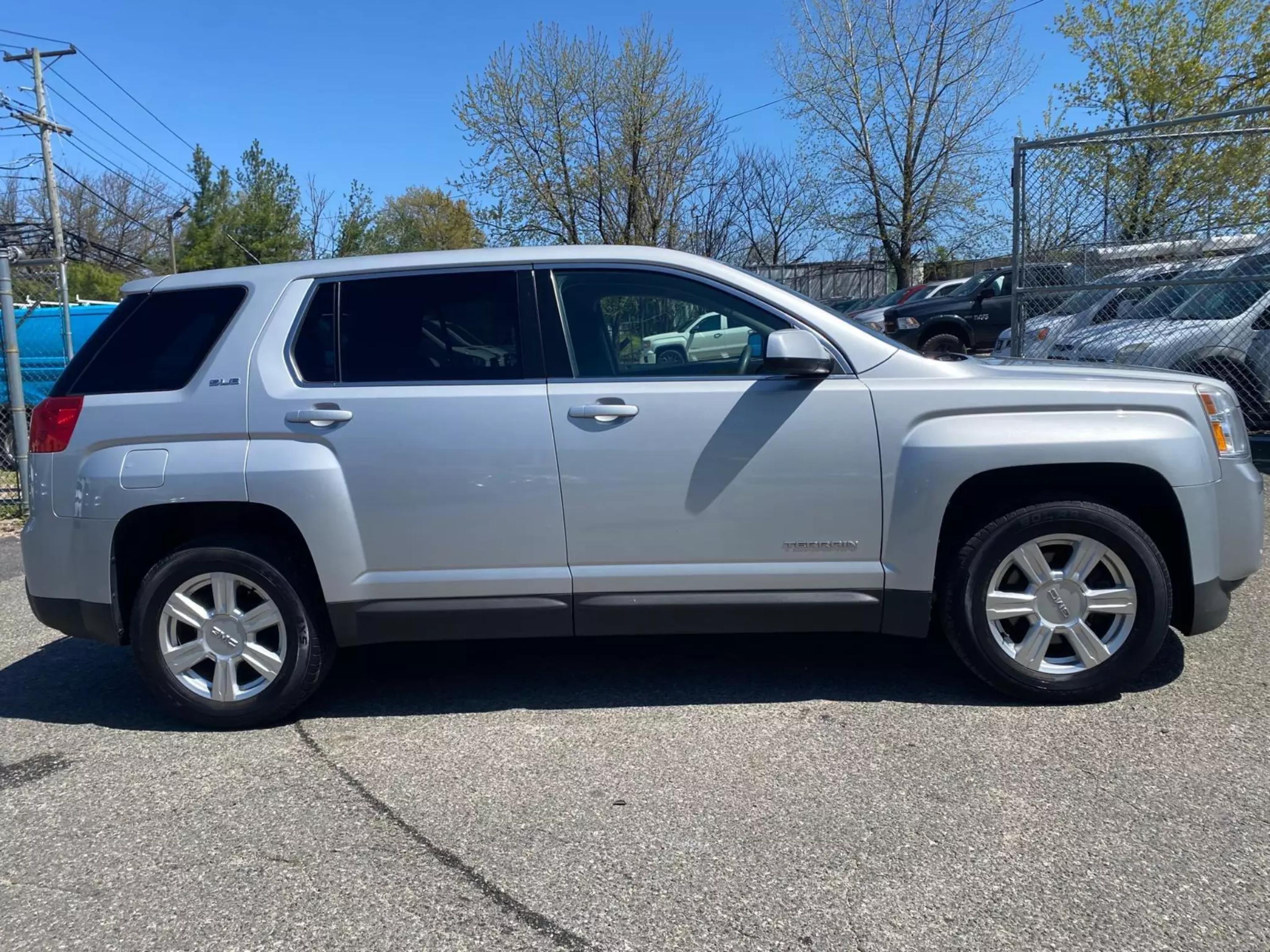 Used 2015 GMC Terrain SLE-1 with VIN 2GKFLVEK7F6242412 for sale in Garfield, NJ