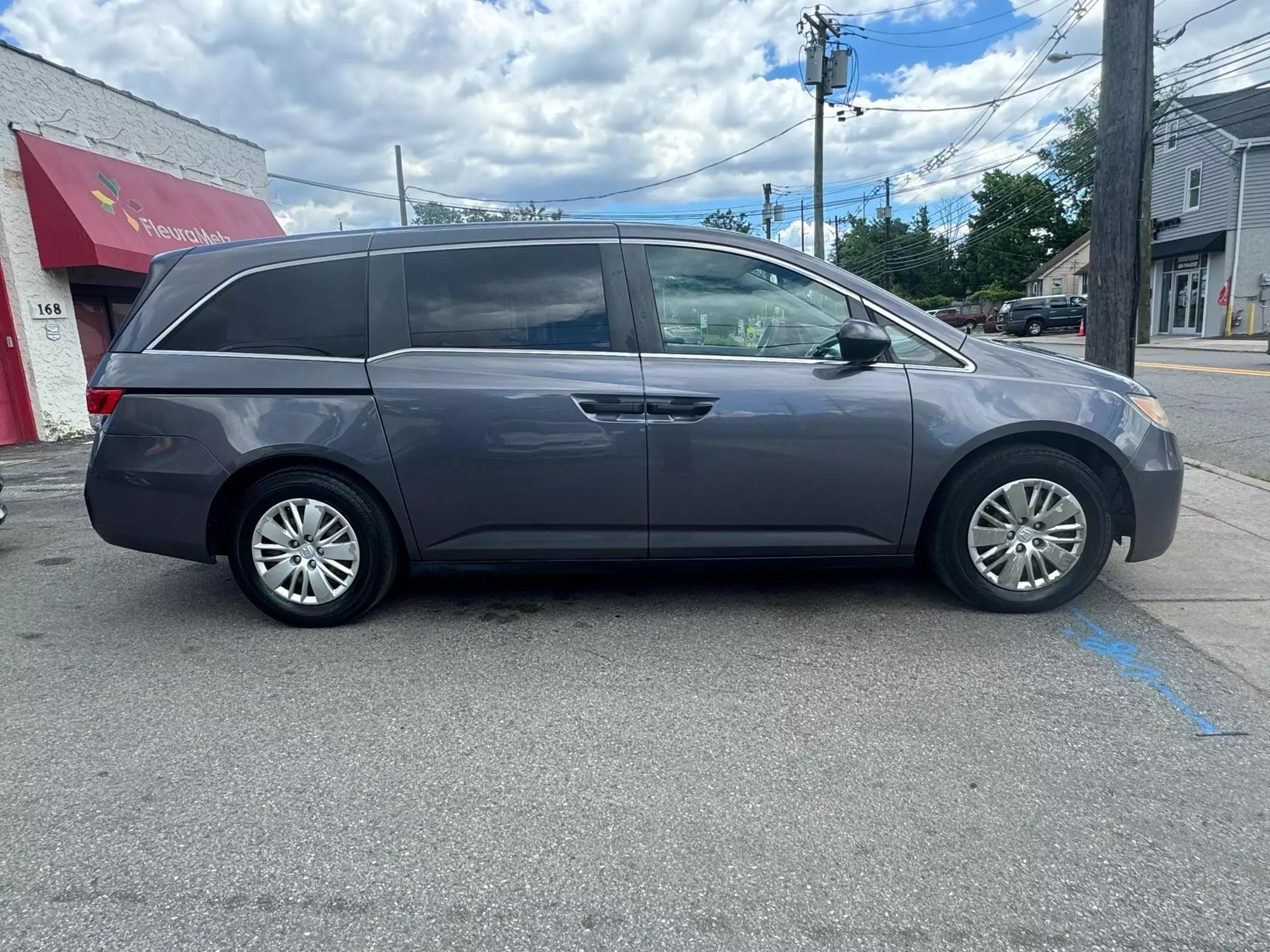 Used 2015 Honda Odyssey LX with VIN 5FNRL5H25FB056382 for sale in Garfield, NJ