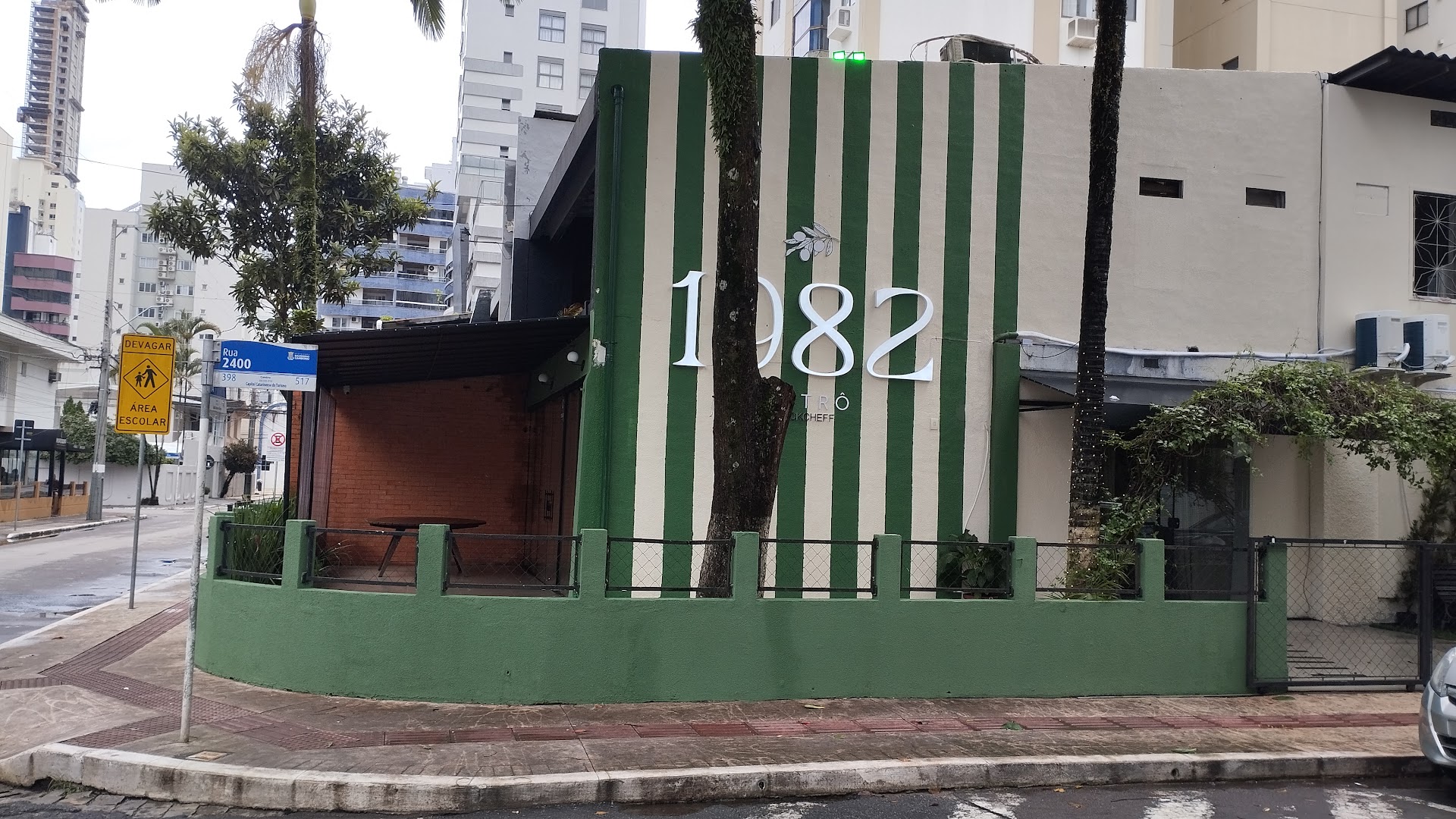 1982 Bistrô