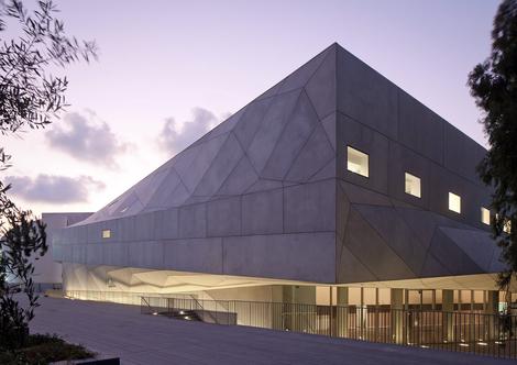 Herta and Paul Amir Building, 2011