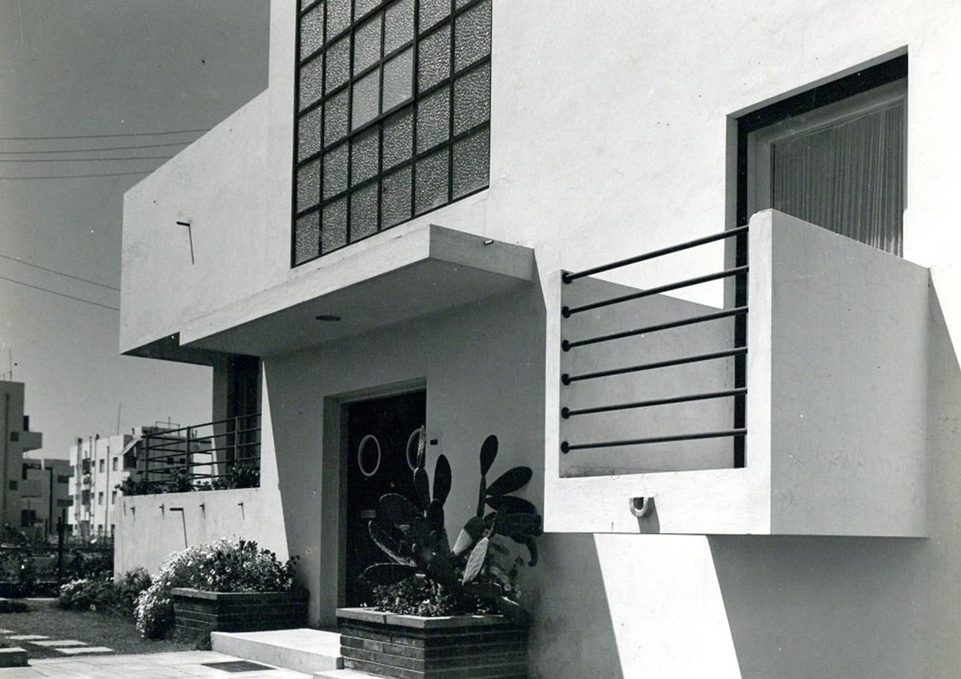 Villa Katz, 11 Megido Street, Tel Aviv, 1935: Entrance