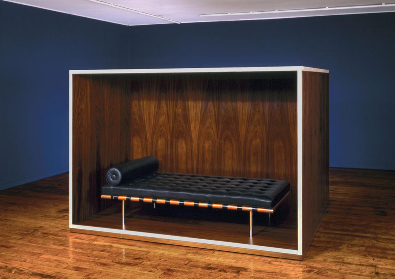 חיים סטיינבך, ללא כותרת (ספה, ארון קבורה), 1989