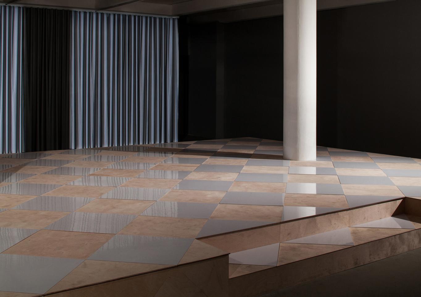 אלונה רודה, לא יום ולא לילה, 2013