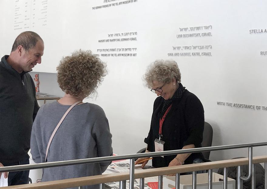 Enlarge Image volunteers