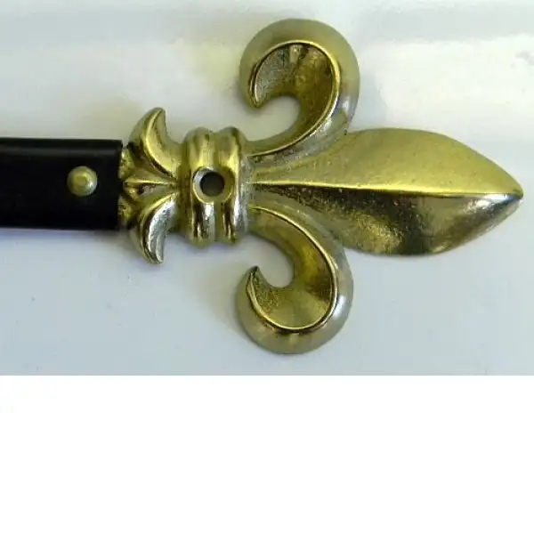 Fleur De Lys Flat to Wall Large European Rod