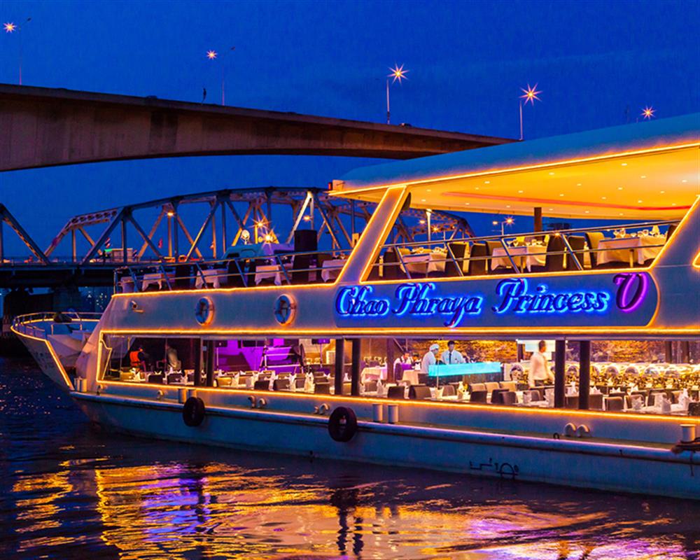 dinner cruise by chao phraya princess