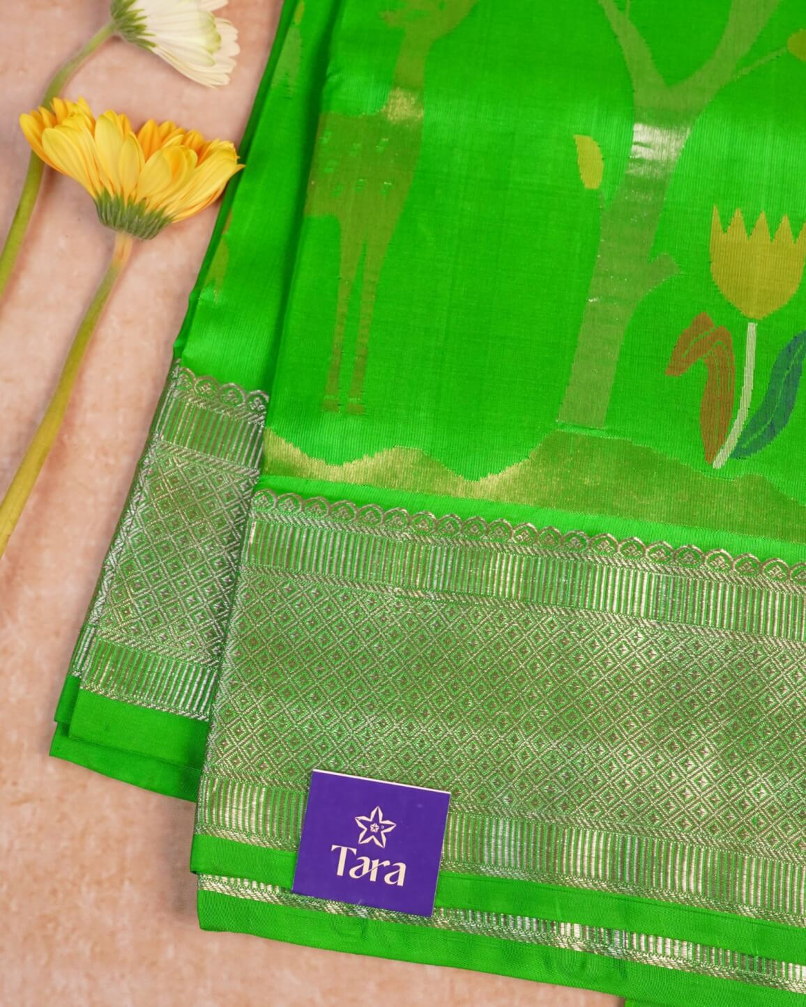 Venkatagiri Pattu Saree – Parrot Green with Zari Pallu