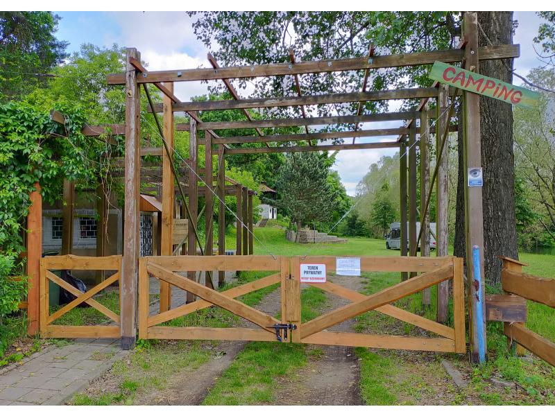 Camping Wleń Zarzecze góry lasy rzeka zaprasza na wypoczynek