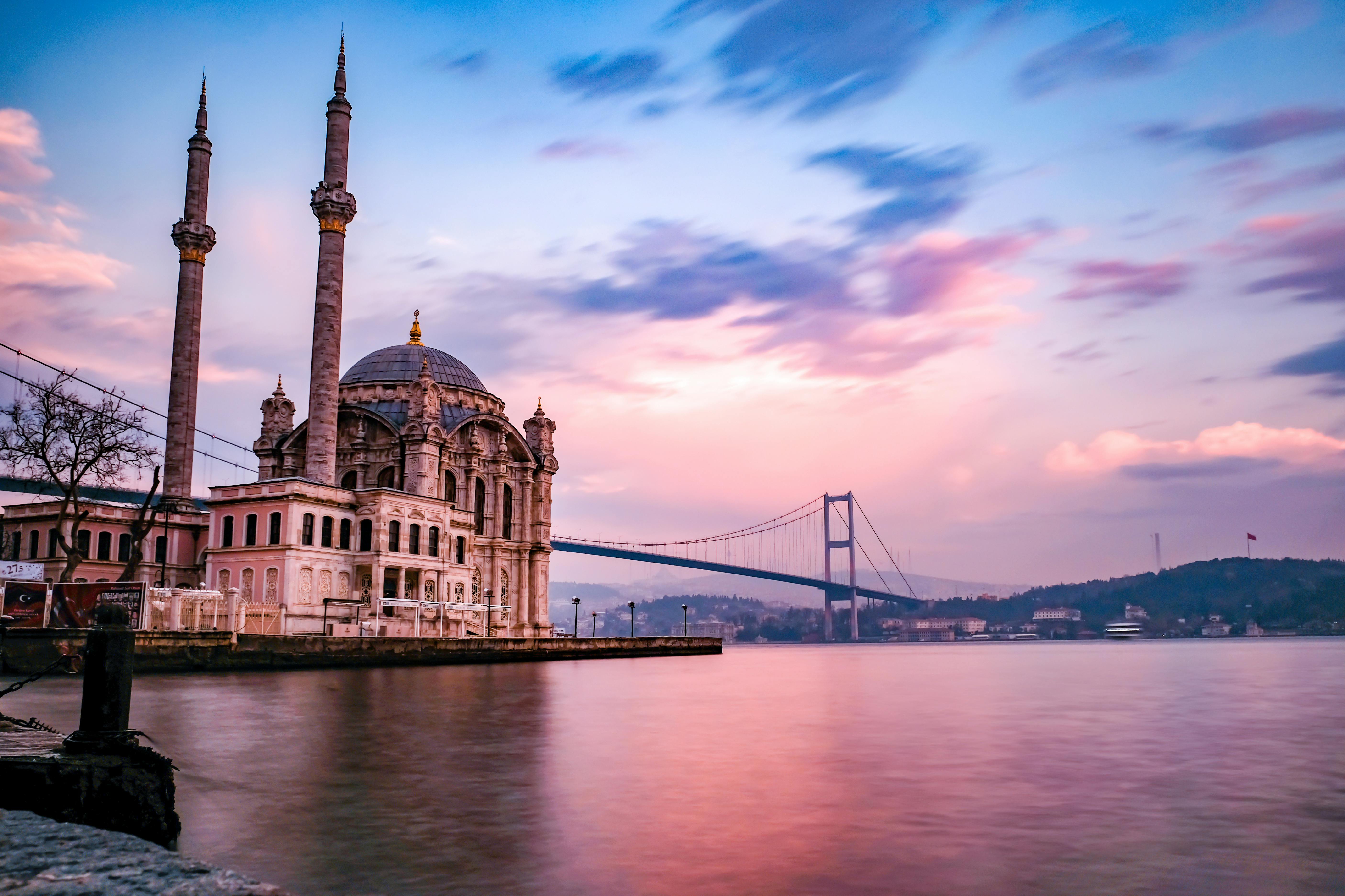 free-photo-of-ortakyo-mosque-in-istanbul-at-dusk.jpeg