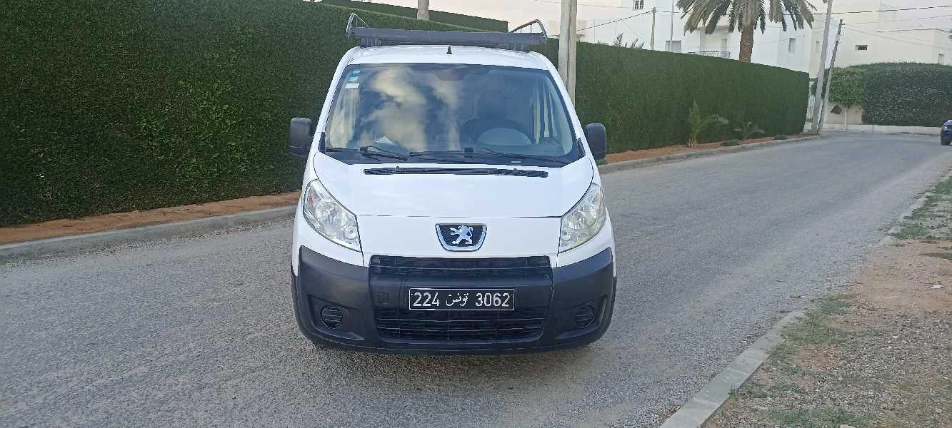 Peugeot Expert - 2014 Diesel 7 CV à Sfax 