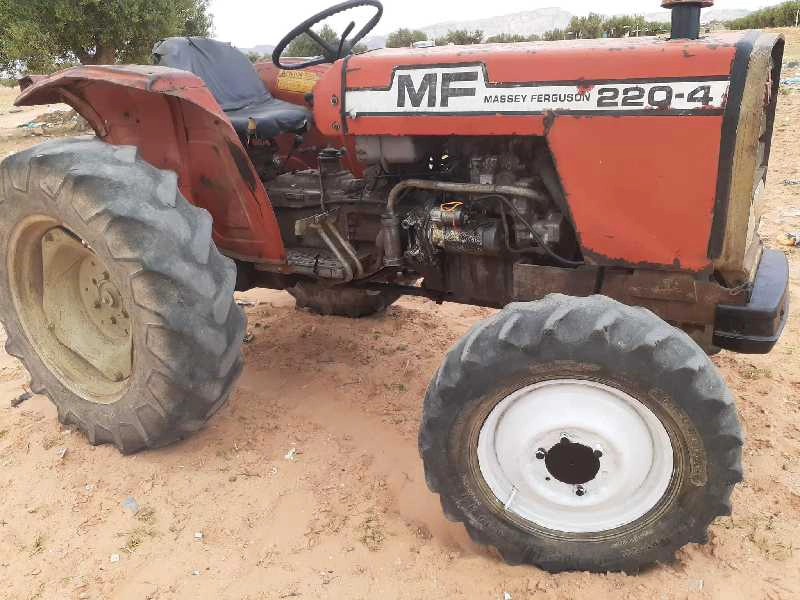 A Vendre Tracteur Massey Ferguson 2 4 Tayara